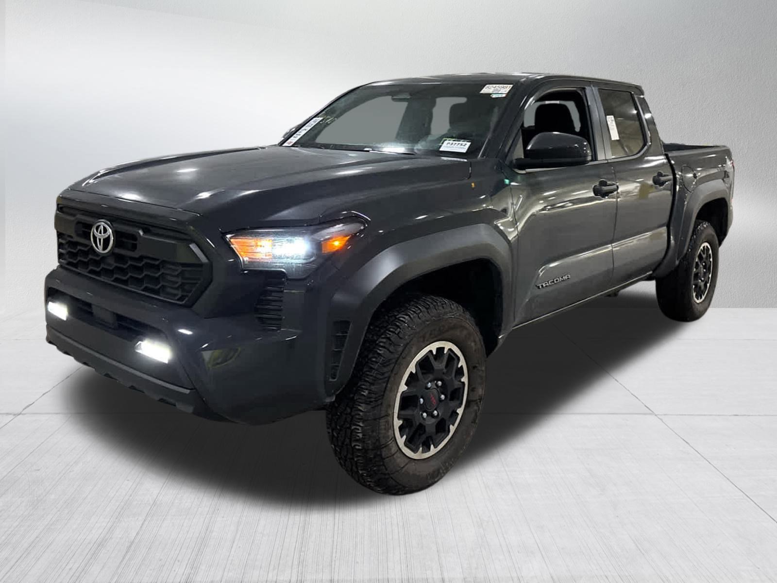 Certified 2025 Toyota Tacoma TRD Off-Road image 3