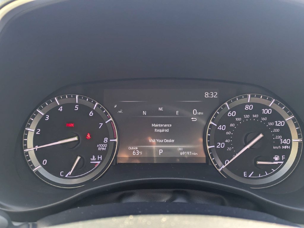 Used 2020 Toyota Highlander XLE AWD/4WD image 35