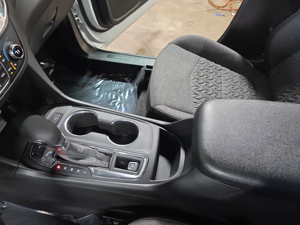 Used 2024 Chevrolet Equinox LT AWD/4WD image 23
