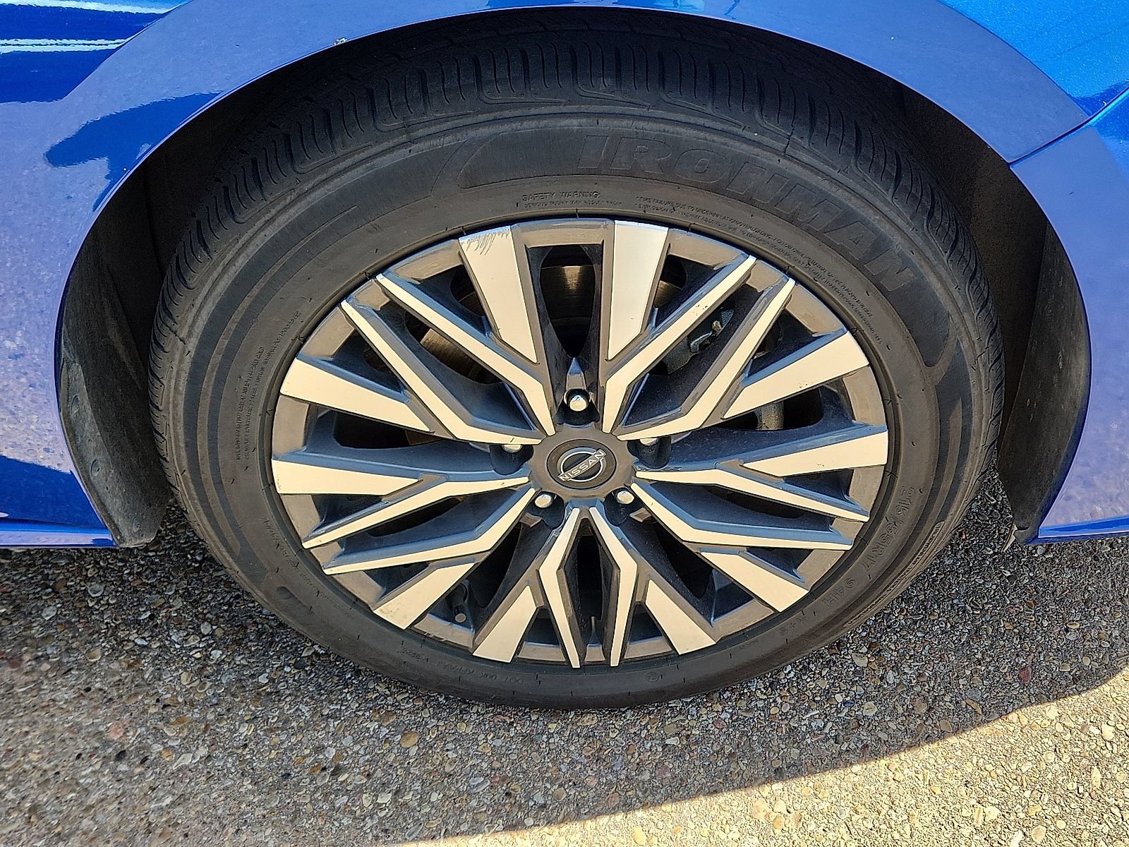 Used 2025 Nissan Altima 2.5 SV FWD image 5