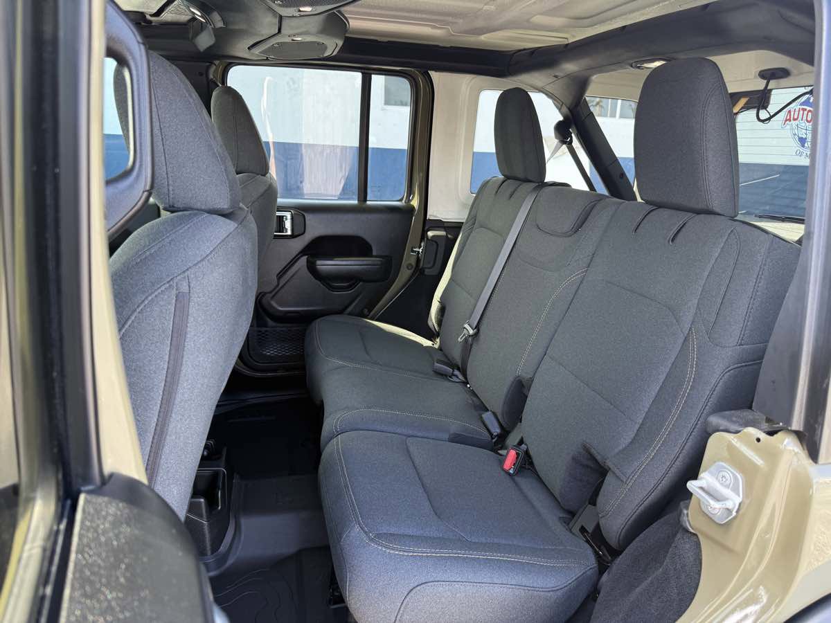 Used 2025 Jeep Wrangler Unlimited Sport image 12