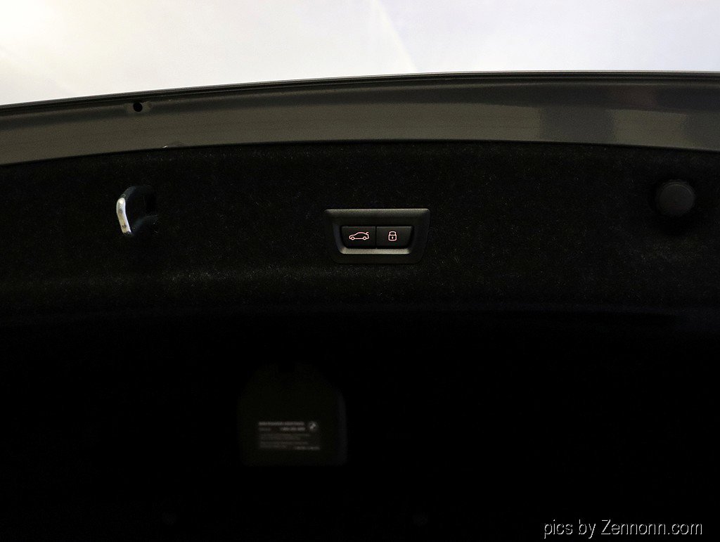 Used 2025 BMW 330i xDrive Sedan w/ M Sport Package image 28