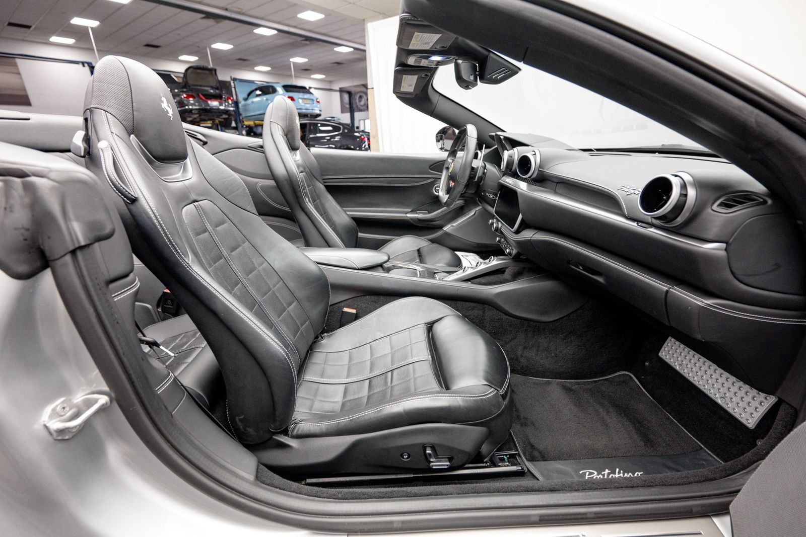 Used 2019 Ferrari Portofino RWD image 20