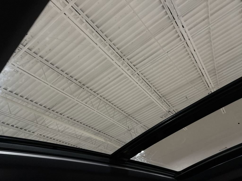 Used 2023 Chevrolet Equinox RS image 18