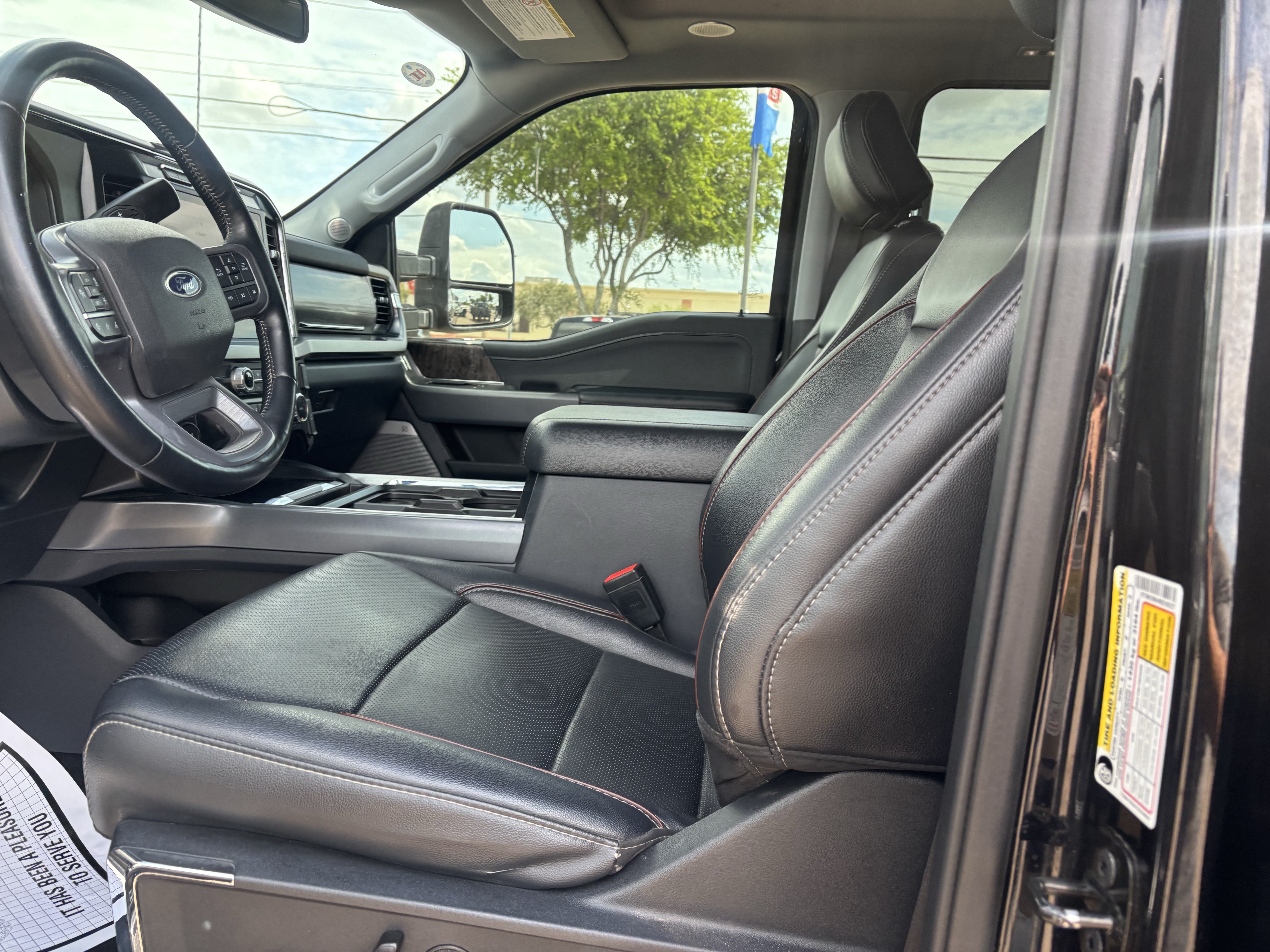 Certified 2024 Ford F250 Lariat w/ Lariat Ultimate Package AWD/4WD image 10