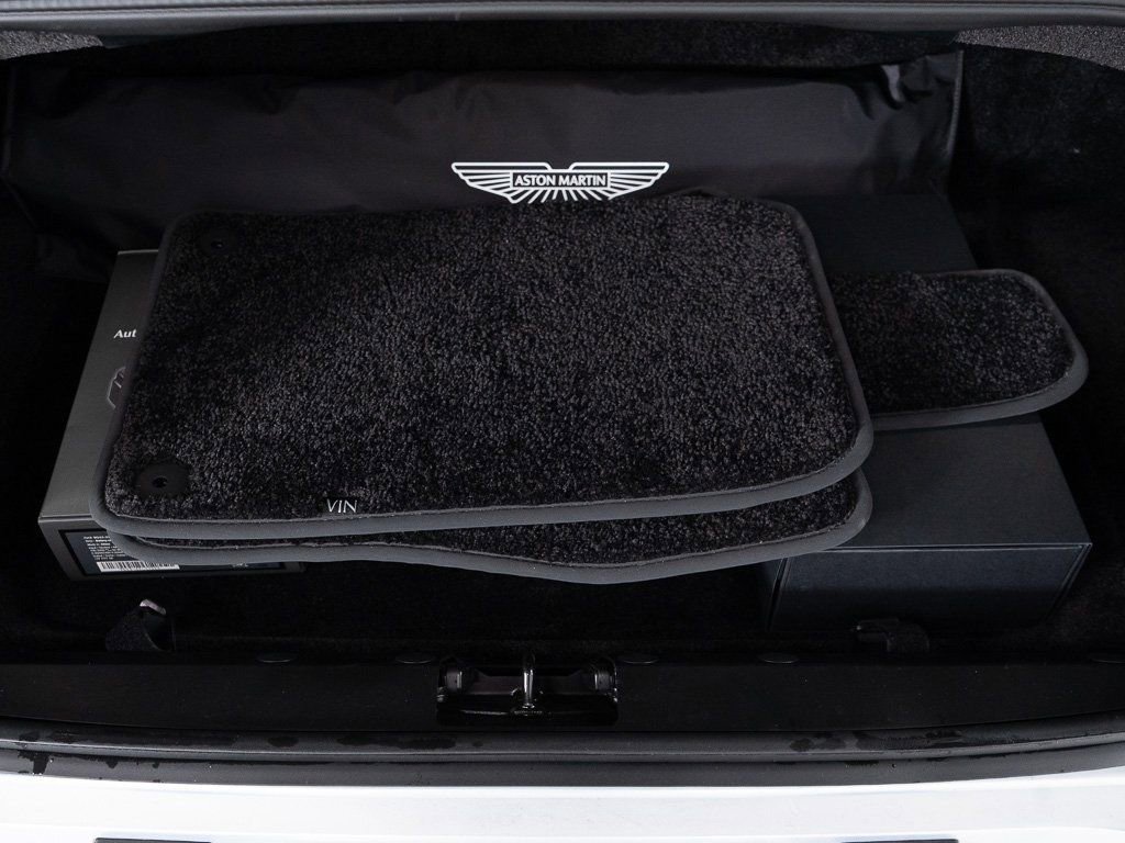 Used 2025 Aston Martin Vanquish RWD image 38