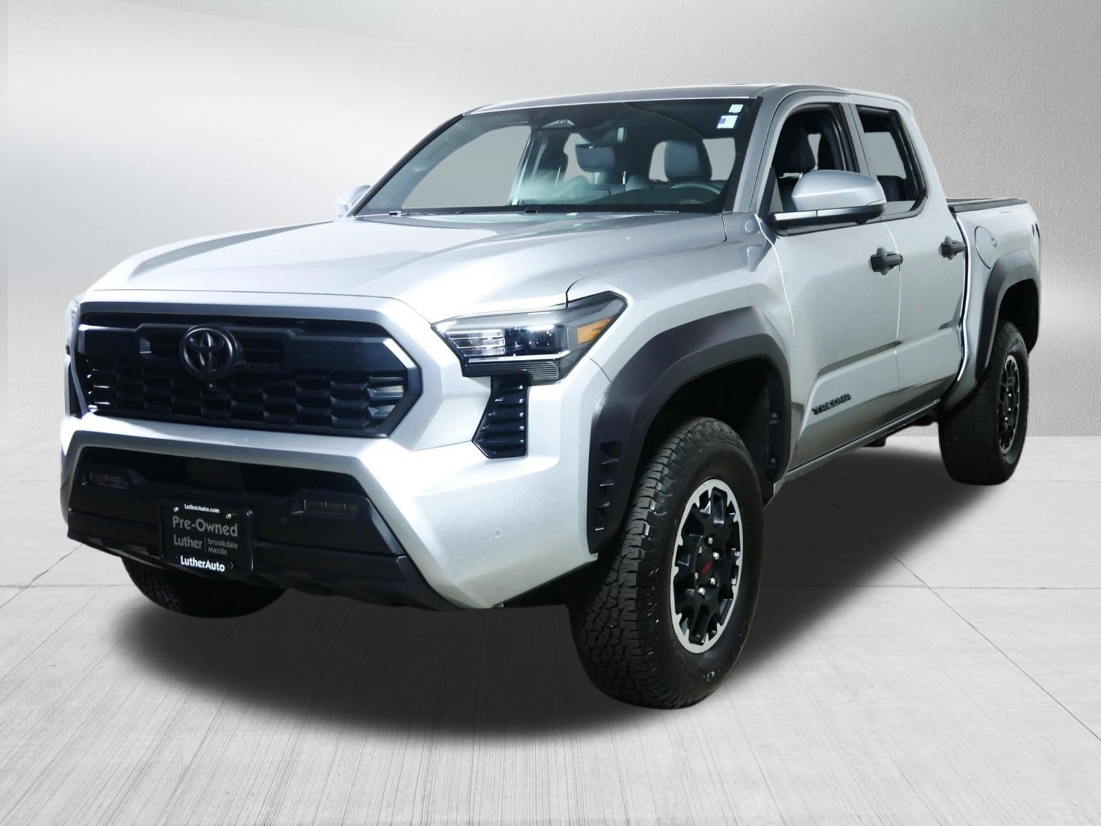 Used 2025 Toyota Tacoma TRD Off-Road w/ TRD Off Road Premium Package AWD/4WD image 3