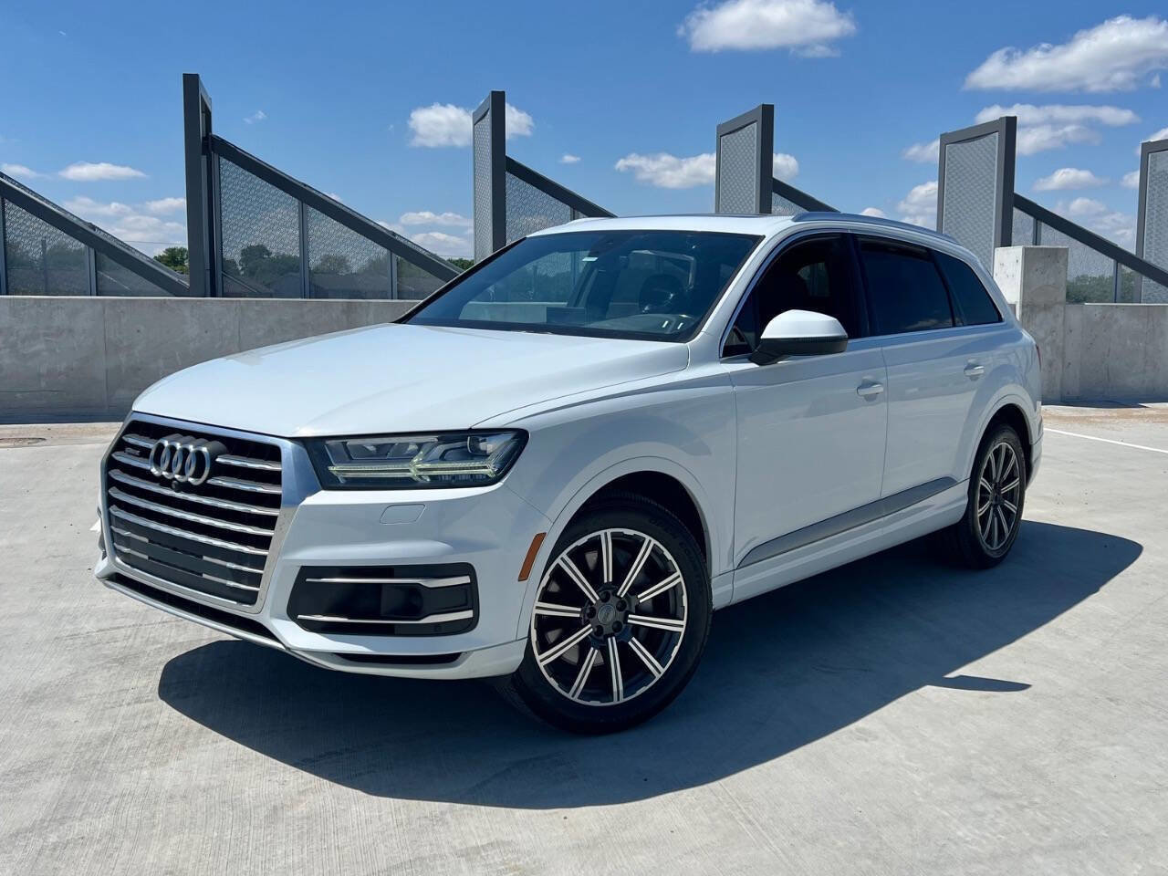 Used 2017 Audi Q7 3.0T Premium Plus w/ Premium Plus Package AWD/4WD image 2