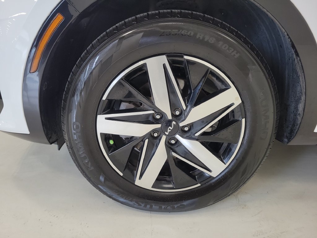 Used 2022 Kia Sorento EX w/ Panoramic Sunroof Package FWD image 7