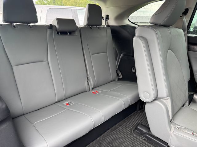 Used 2025 Toyota Highlander Platinum AWD/4WD image 45
