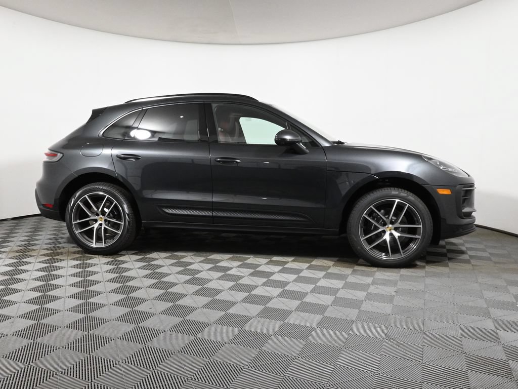 Used 2026 Porsche Macan AWD/4WD image 8
