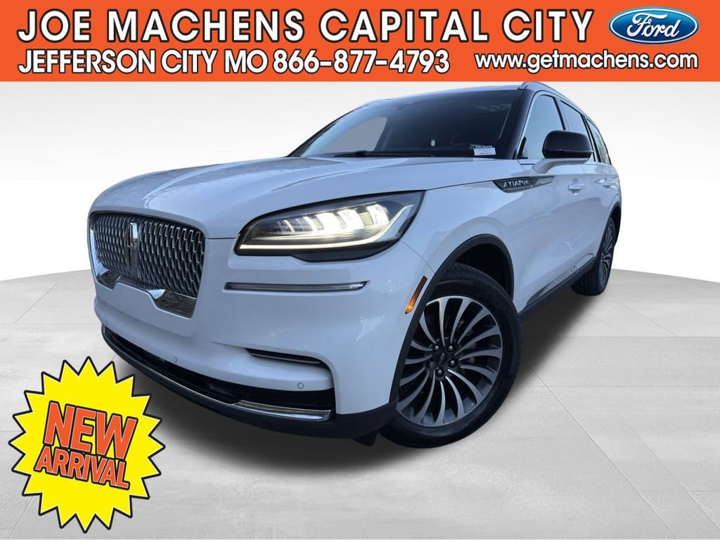 Used 2023 Lincoln Aviator AWD w/ Premium Package image 2