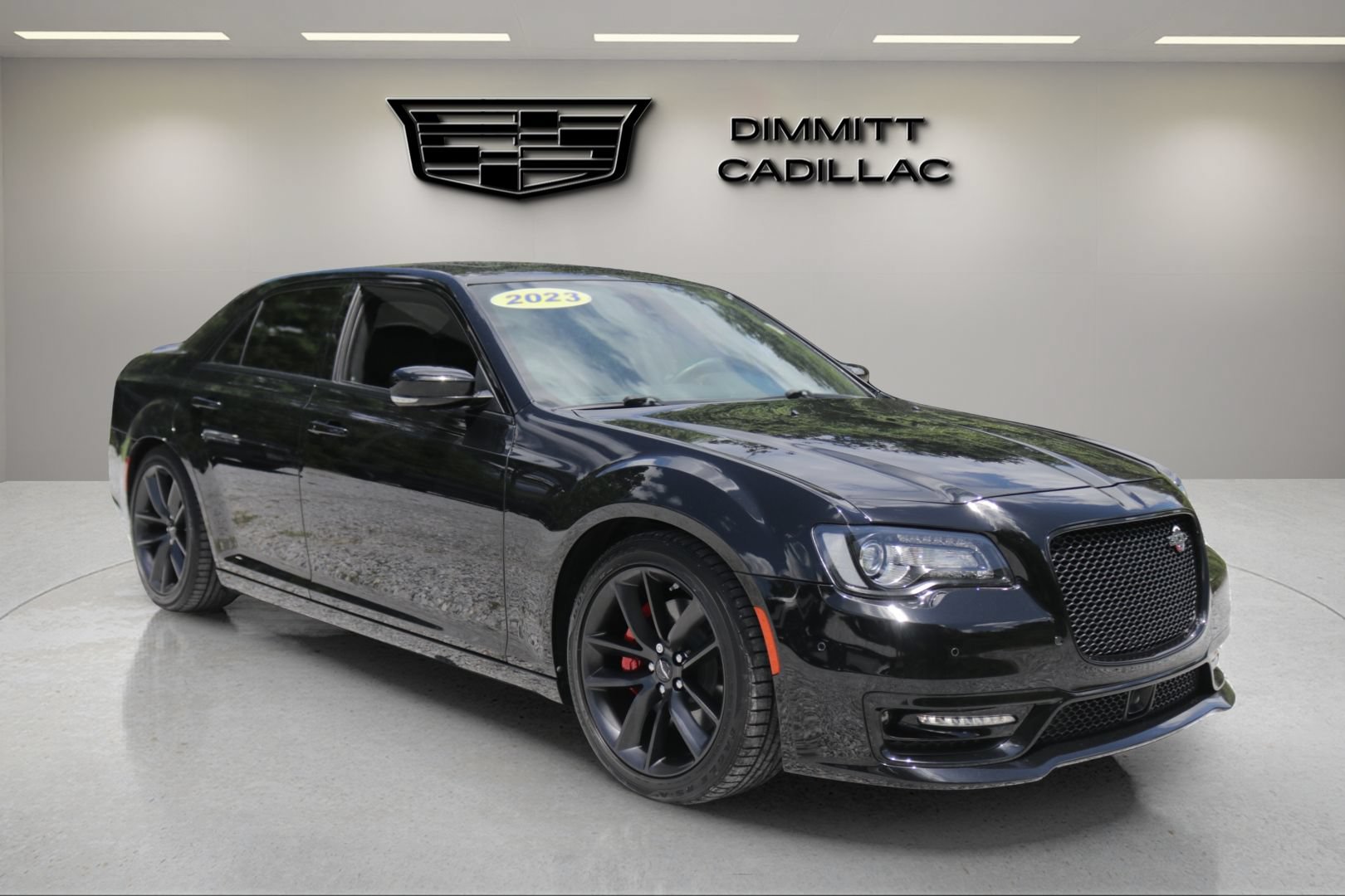 Used 2023 Chrysler 300 C RWD image 3