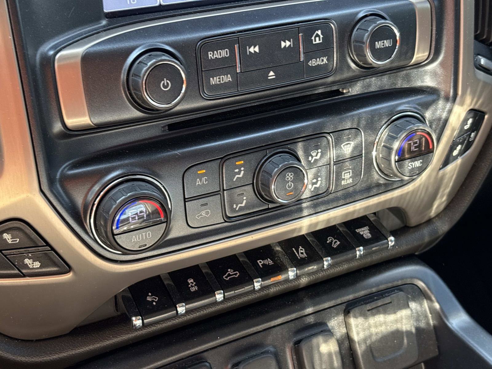 Used 2019 GMC Sierra 2500 Denali w/ Duramax Plus Package AWD/4WD image 25