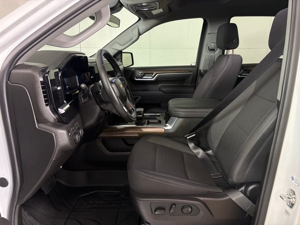 Used 2026 Chevrolet Silverado 1500 LT w/ Protection Package AWD/4WD image 15