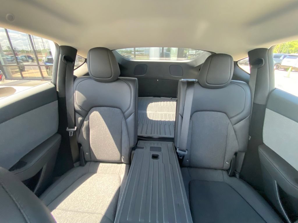 Used 2026 Tesla Model Y 2WD image 26