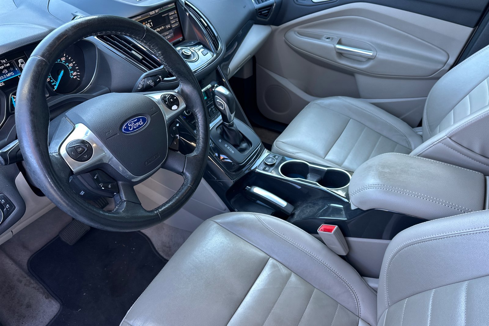 Used 2014 Ford Escape Titanium w/ Equipment Group 401A image 9