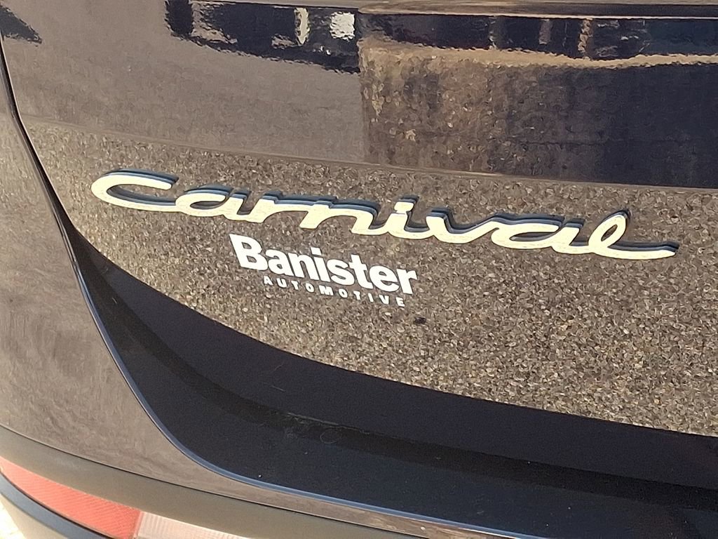 Used 2022 Kia Carnival LX image 33