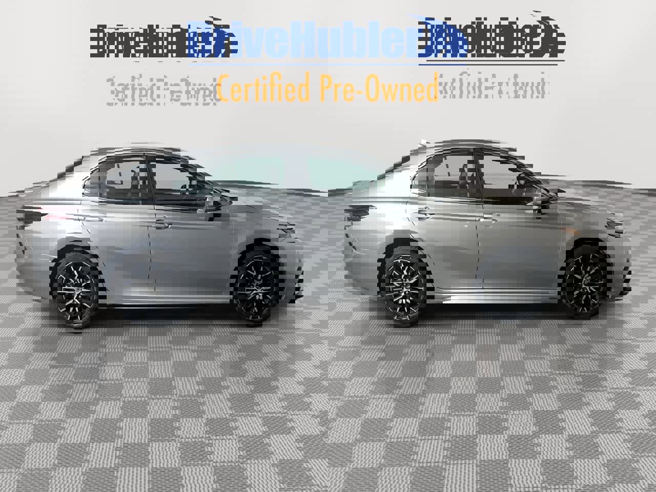 Used 2024 Toyota Camry SE image 9