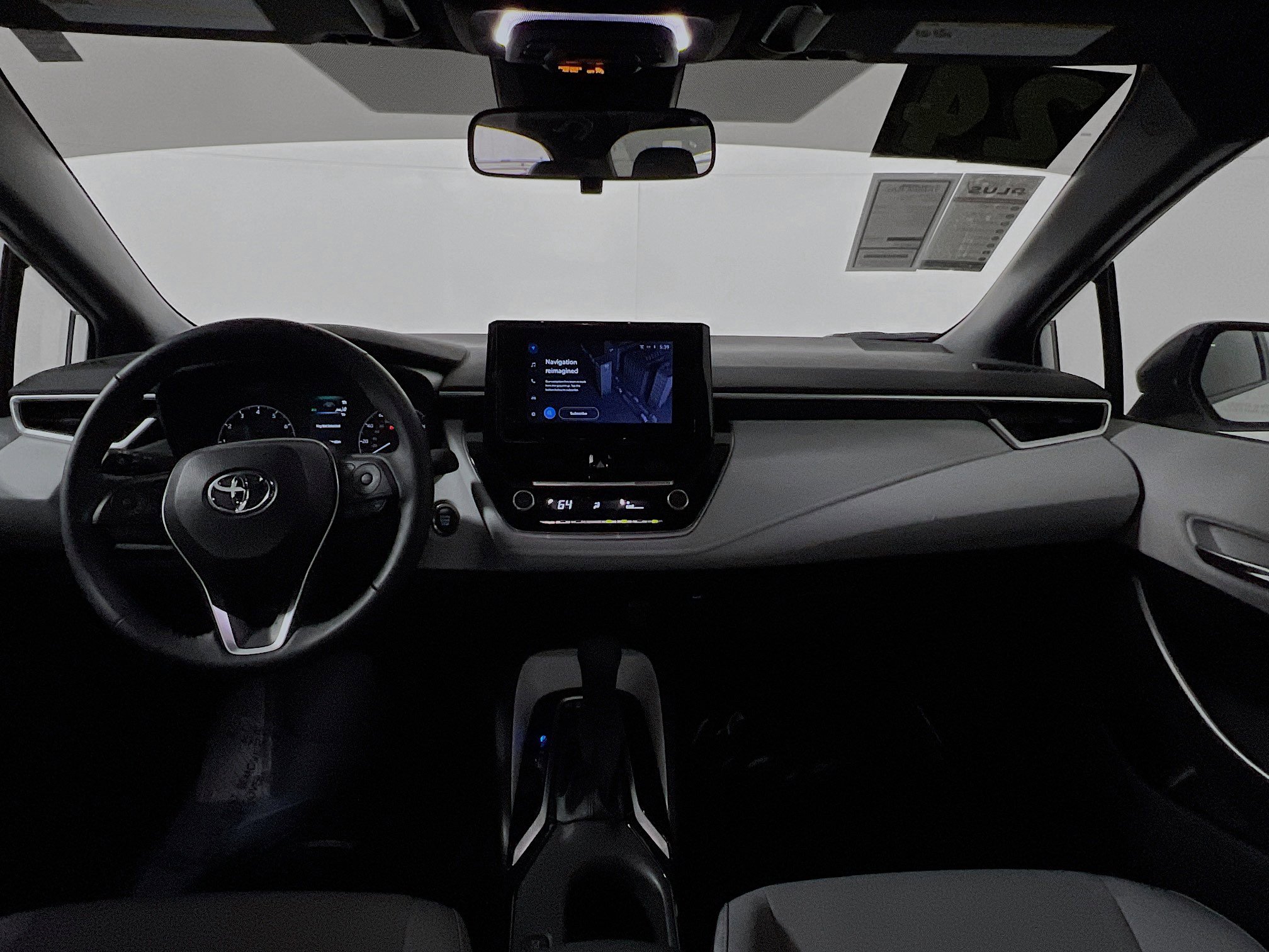 Used 2024 Toyota Corolla SE w/ SE Premium Package image 30