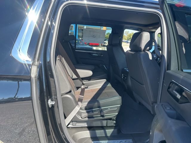 New 2026 Chevrolet Suburban High Country w/ Sun And Tow Package RWD image 34