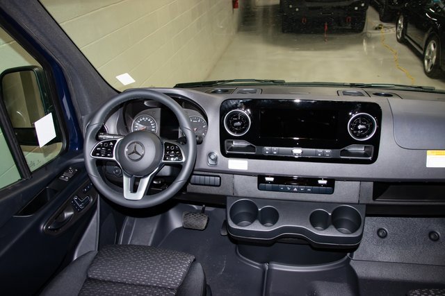 Used 2024 Mercedes-Benz Sprinter 4500 image 5