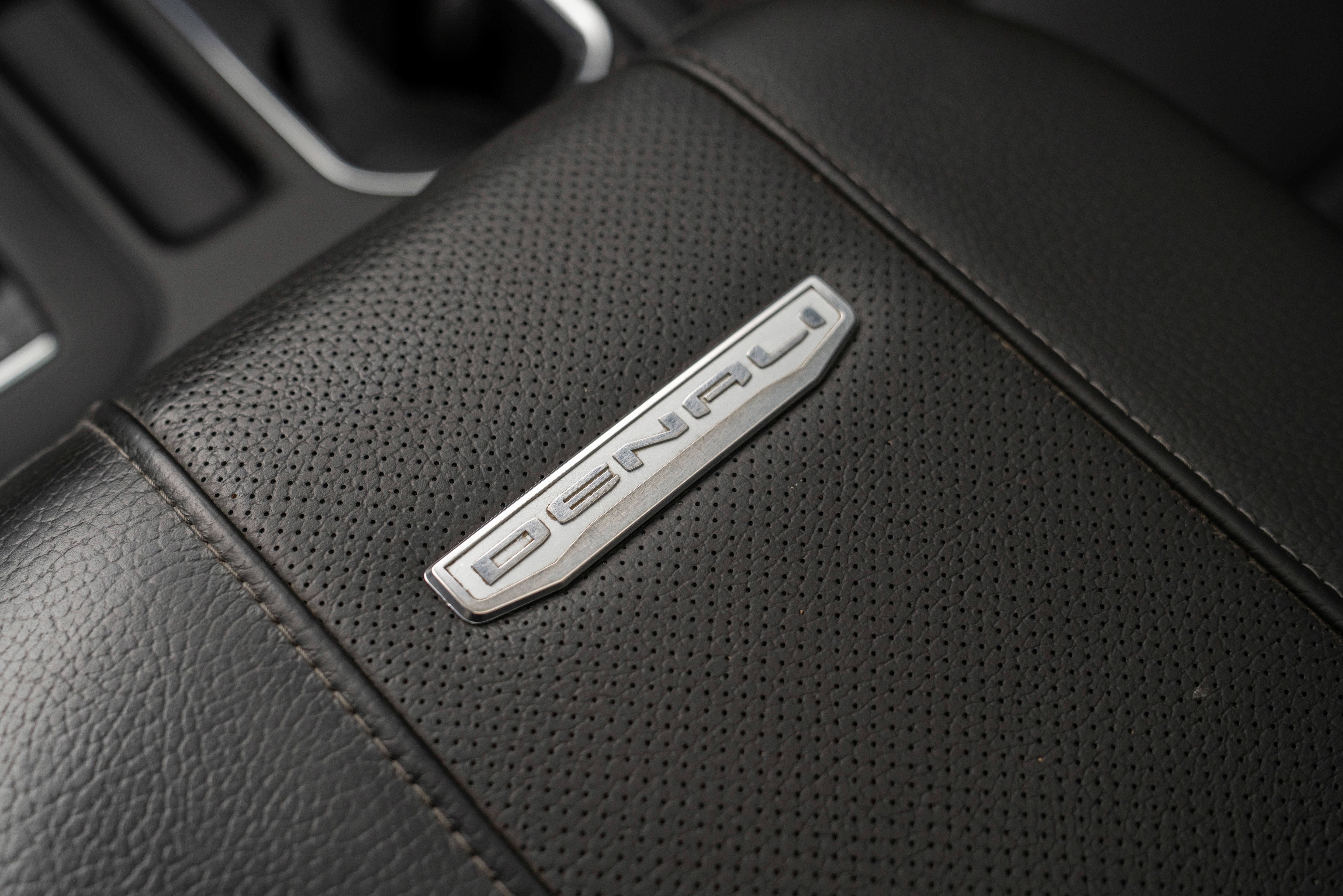 Used 2024 GMC Sierra 3500 Denali w/ Denali Reserve Package image 28