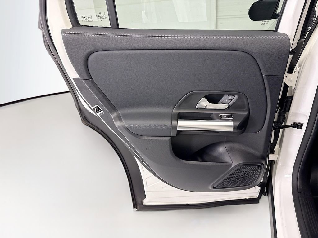 Used 2021 Mercedes-Benz GLA 250 4MATIC image 24