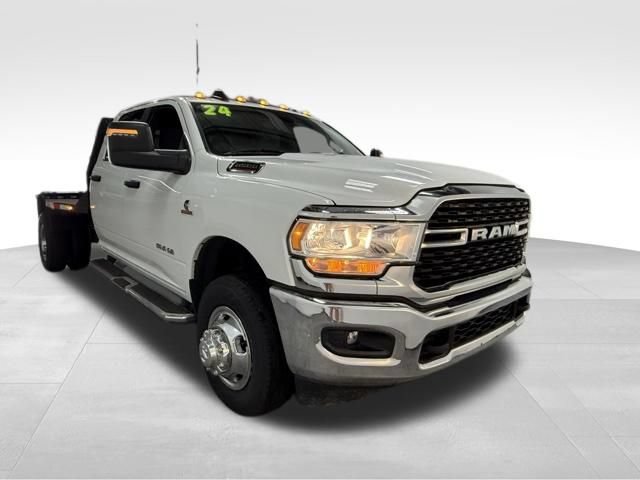 Used 2024 RAM 3500 Big Horn AWD/4WD image 5