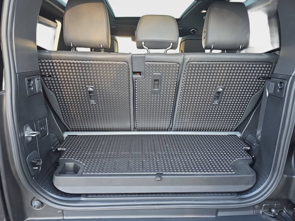 New 2026 Land Rover Defender 90 X-Dynamic SE AWD/4WD image 10