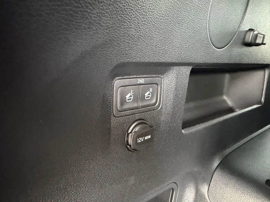 Used 2024 Kia Telluride LX image 37