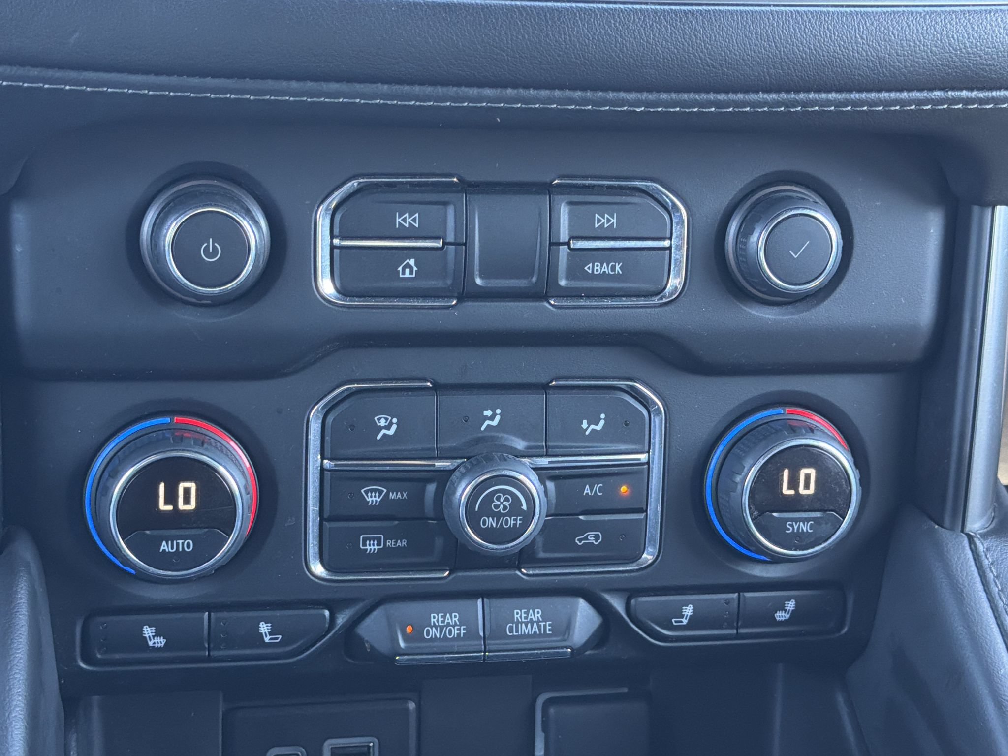 Used 2024 Chevrolet Tahoe LT AWD/4WD image 18