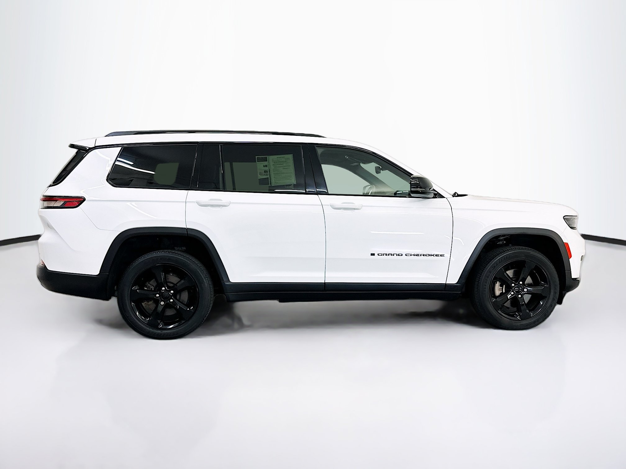 Used 2023 Jeep Grand Cherokee L Laredo AWD/4WD image 10