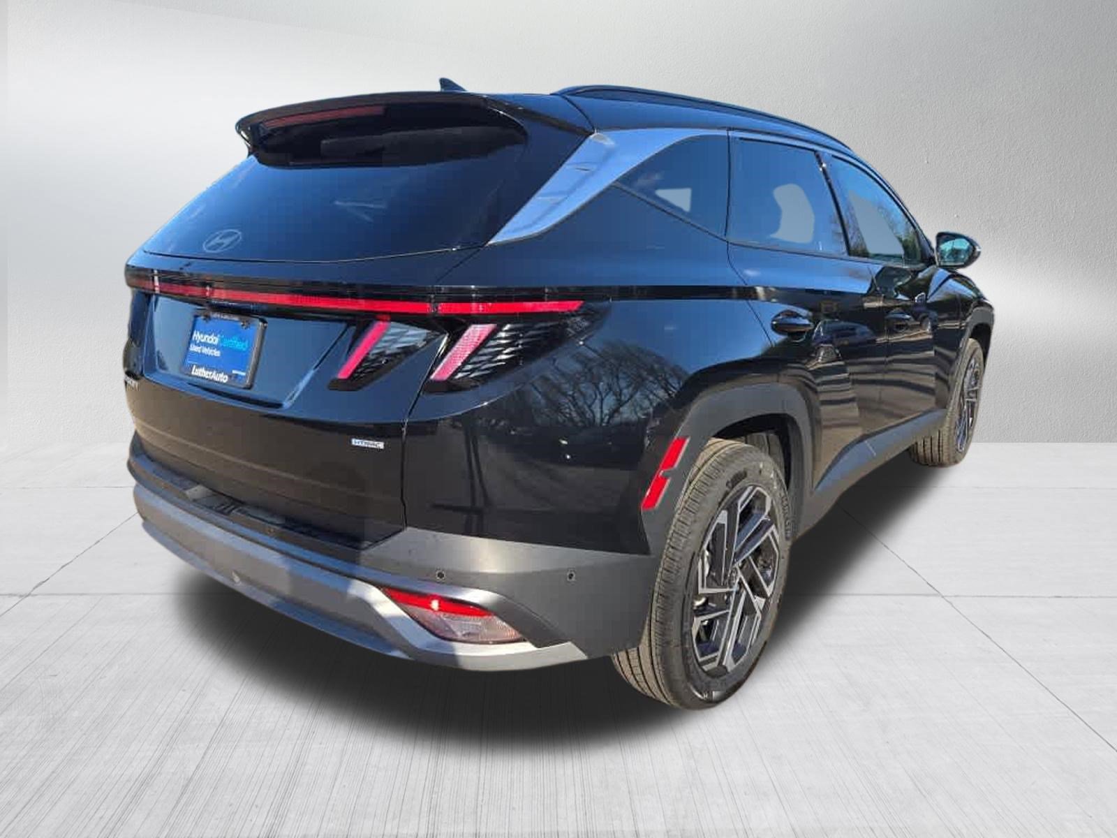 Certified 2025 Hyundai Tucson Limited image 3