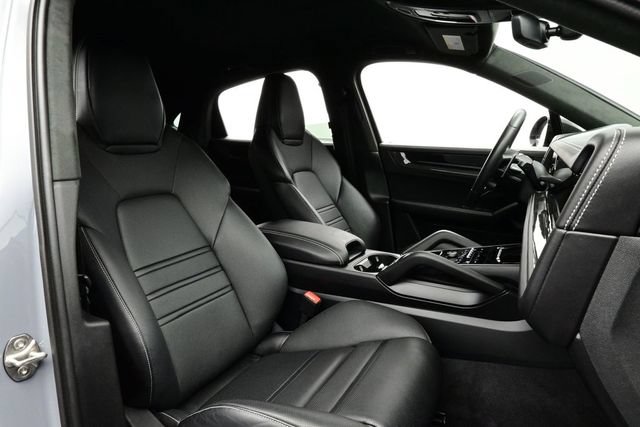 Certified 2024 Porsche Cayenne Turbo GT AWD/4WD image 18