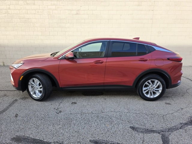 Used 2024 Buick Envista Preferred w/ Convenience I Package image 2