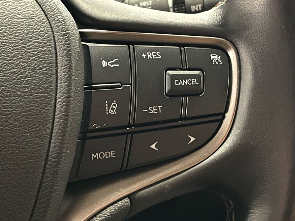 Used 2022 Lexus UX 250h 250h Base w/ Accessory Package (Z1) image 29