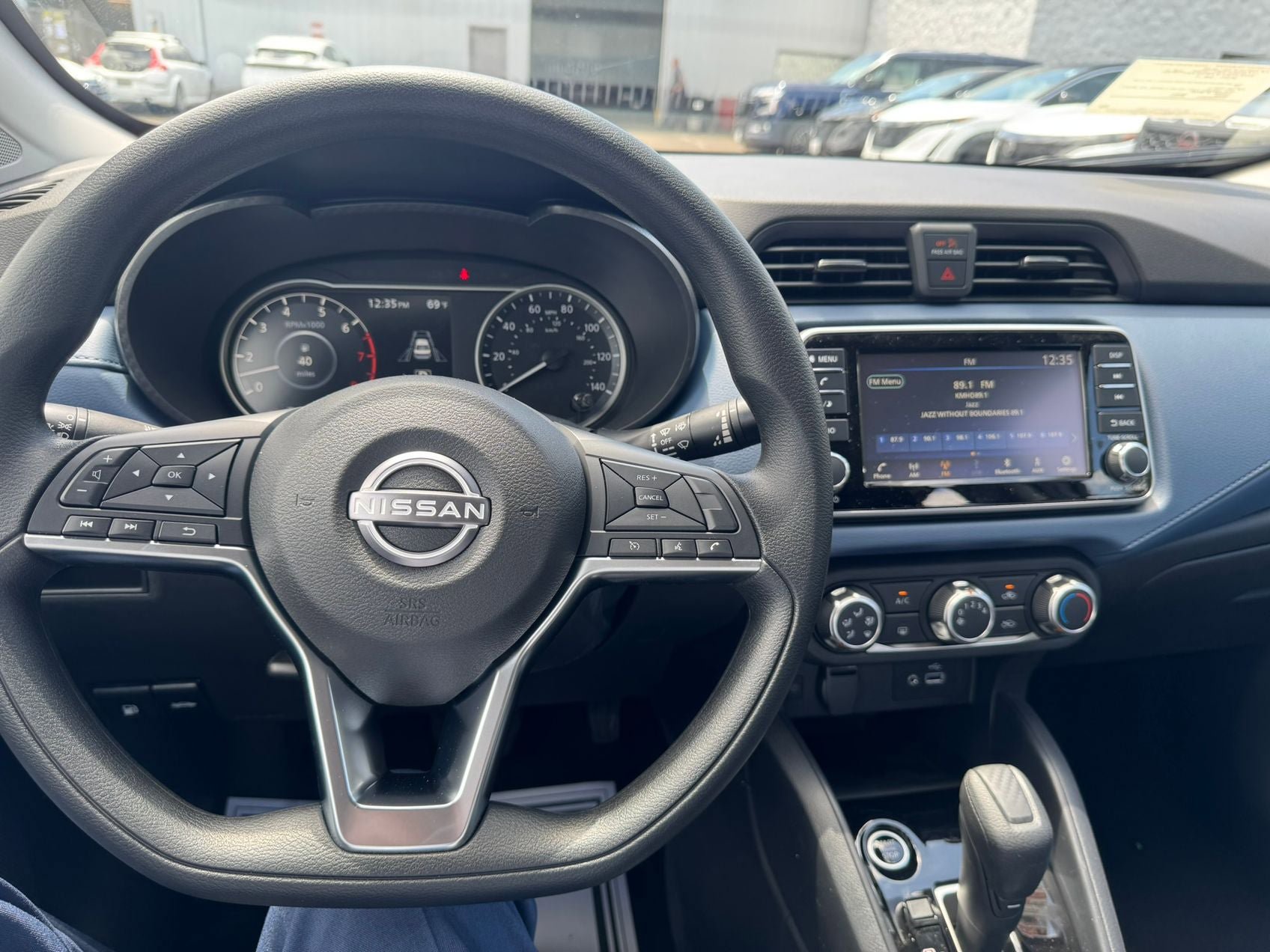 New 2025 Nissan Versa SV w/ Trunk Package FWD image 15