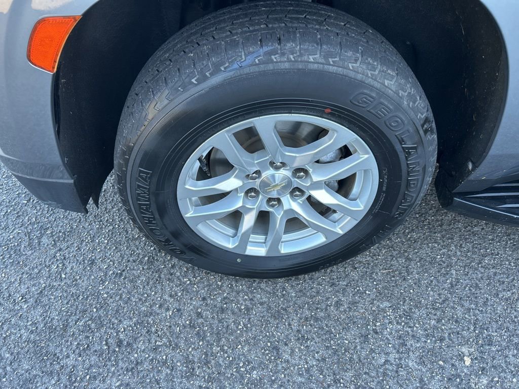 Used 2021 Chevrolet Suburban LS image 10