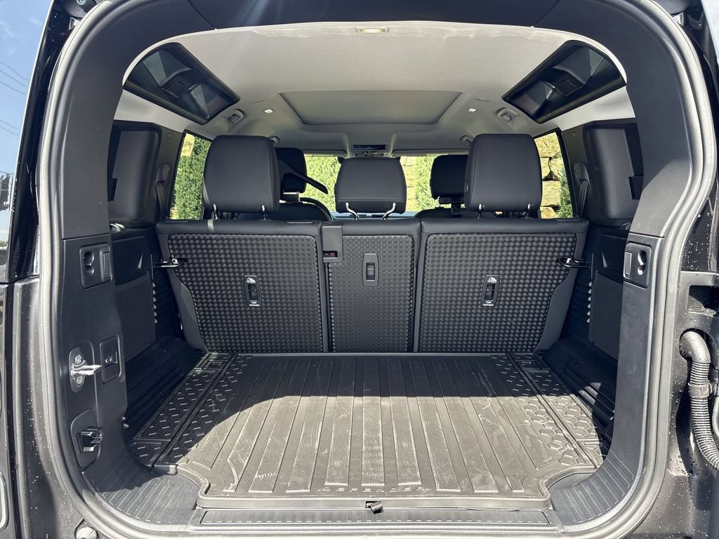 New 2026 Land Rover Defender 110 S AWD/4WD image 18