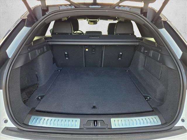 Certified 2026 Land Rover Range Rover Velar Dynamic SE image 4
