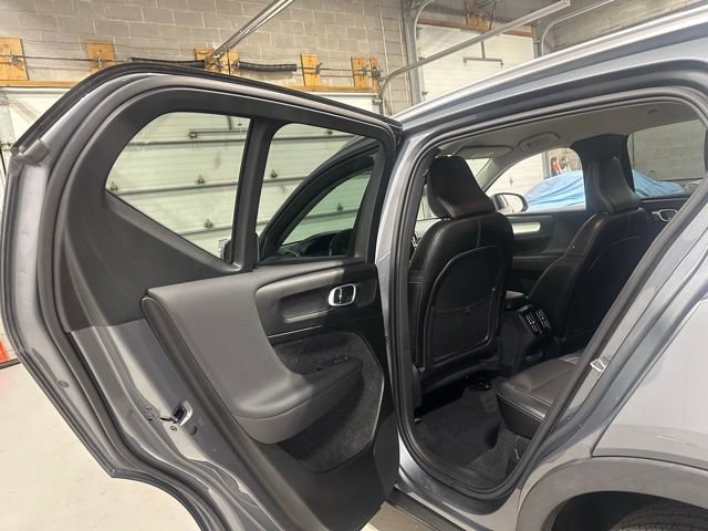 Used 2019 Volvo XC40 T5 Momentum AWD/4WD image 12