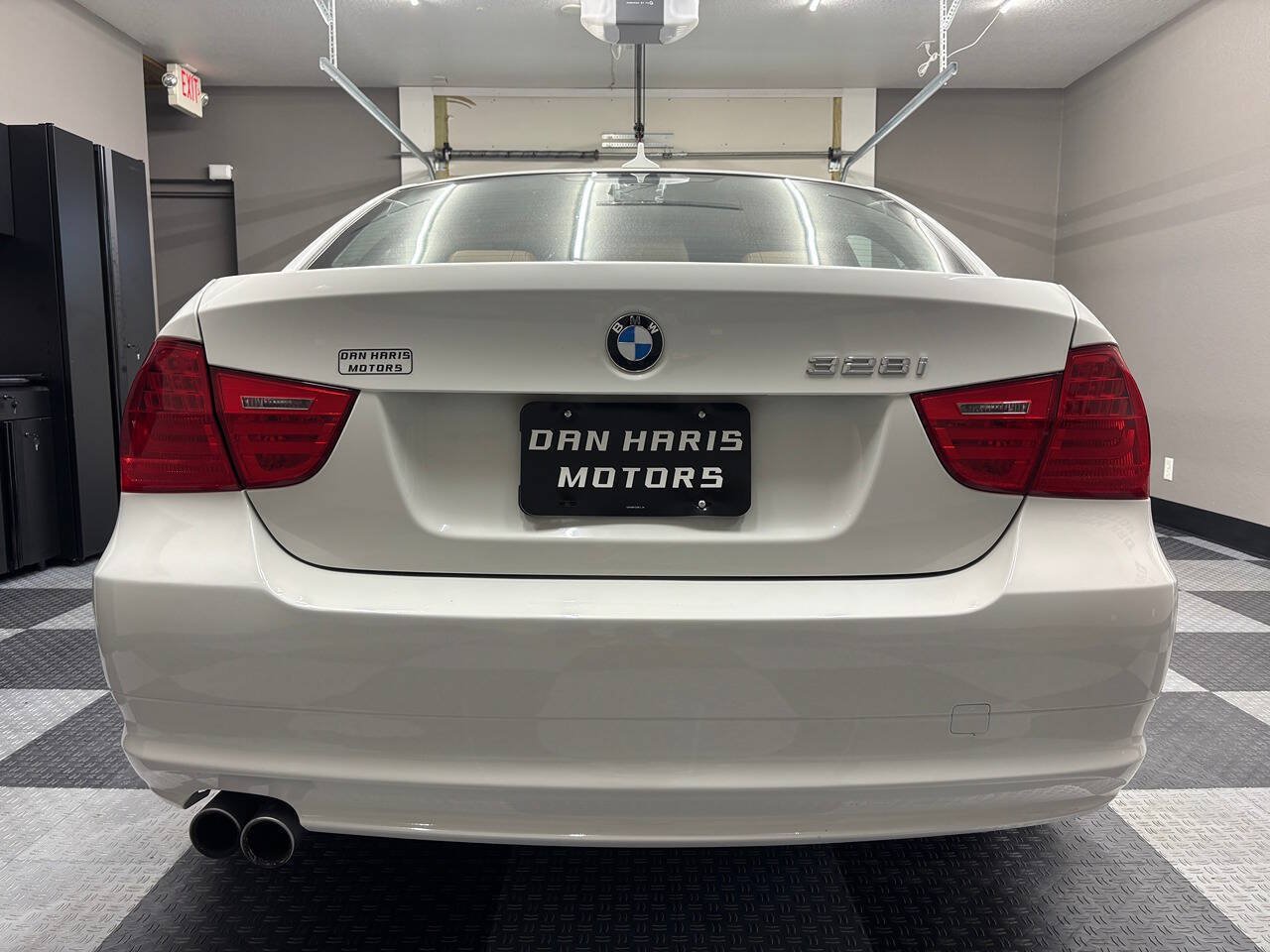 Used 2011 BMW 328i xDrive Sedan AWD/4WD image 9