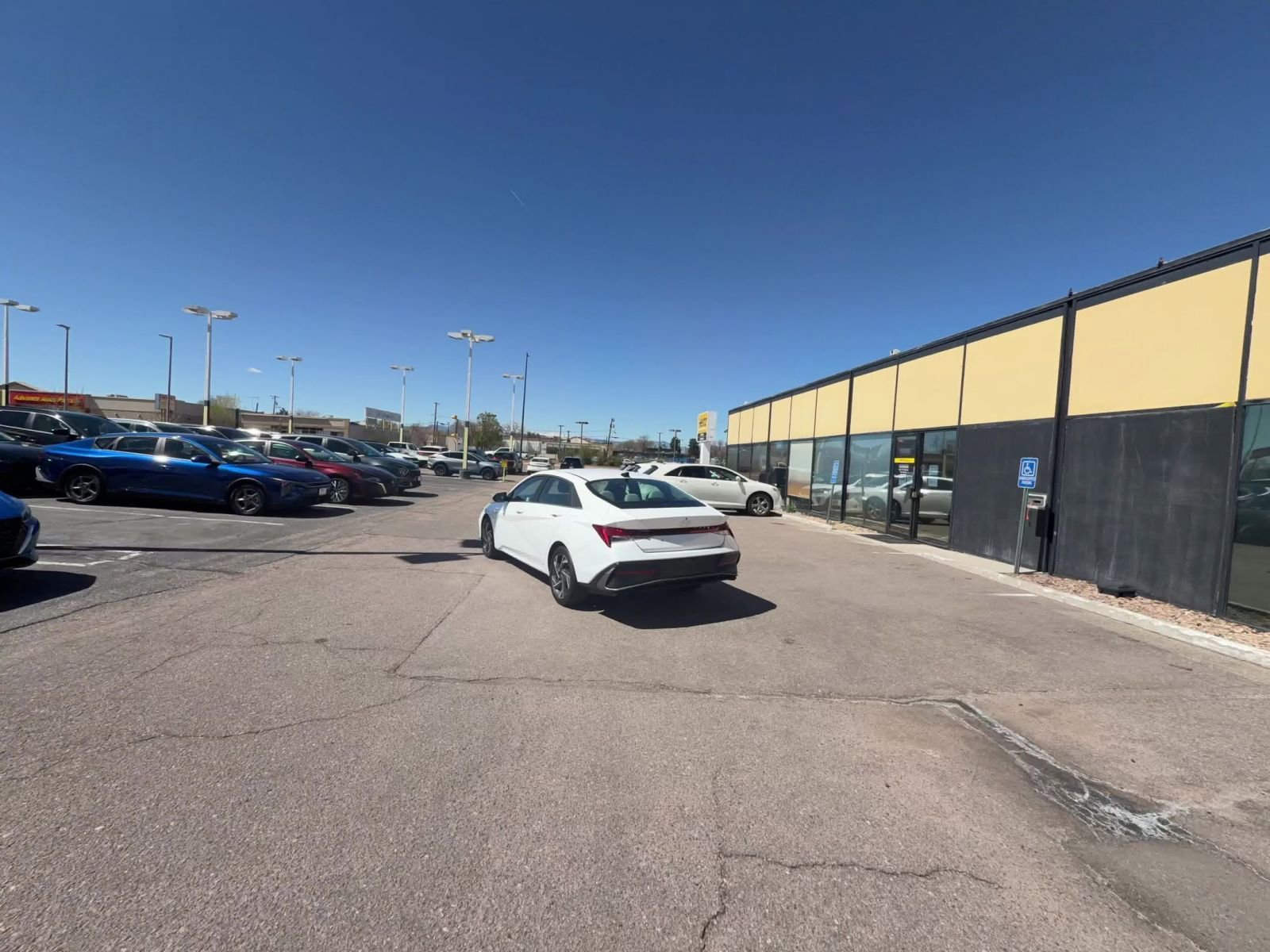 Used 2025 Hyundai Elantra Limited image 15