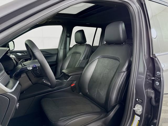 New 2025 Jeep Grand Cherokee Altitude image 20