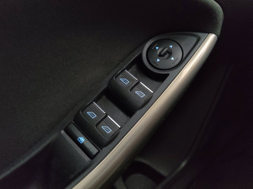 Used 2016 Ford Focus Titanium FWD image 27