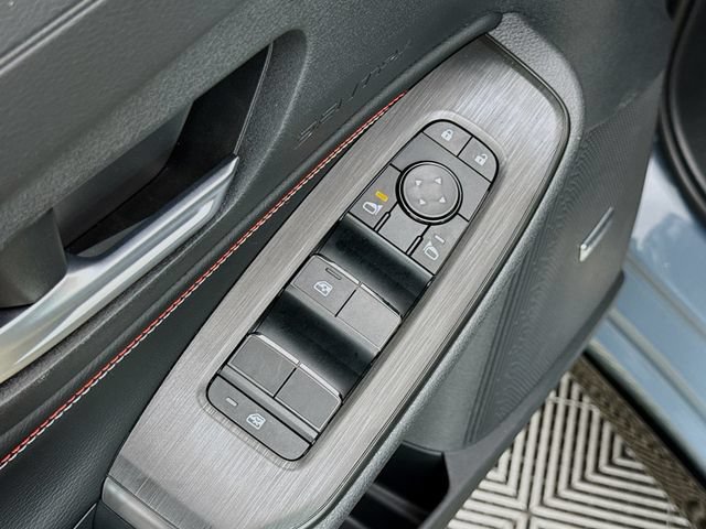 Used 2026 Nissan Sentra SR w/ SR Premium Package FWD image 17