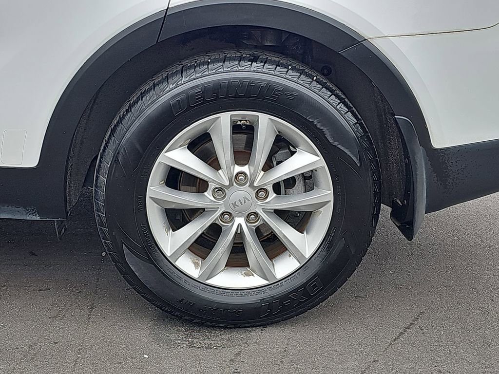 Used 2017 Kia Sorento FWD image 35