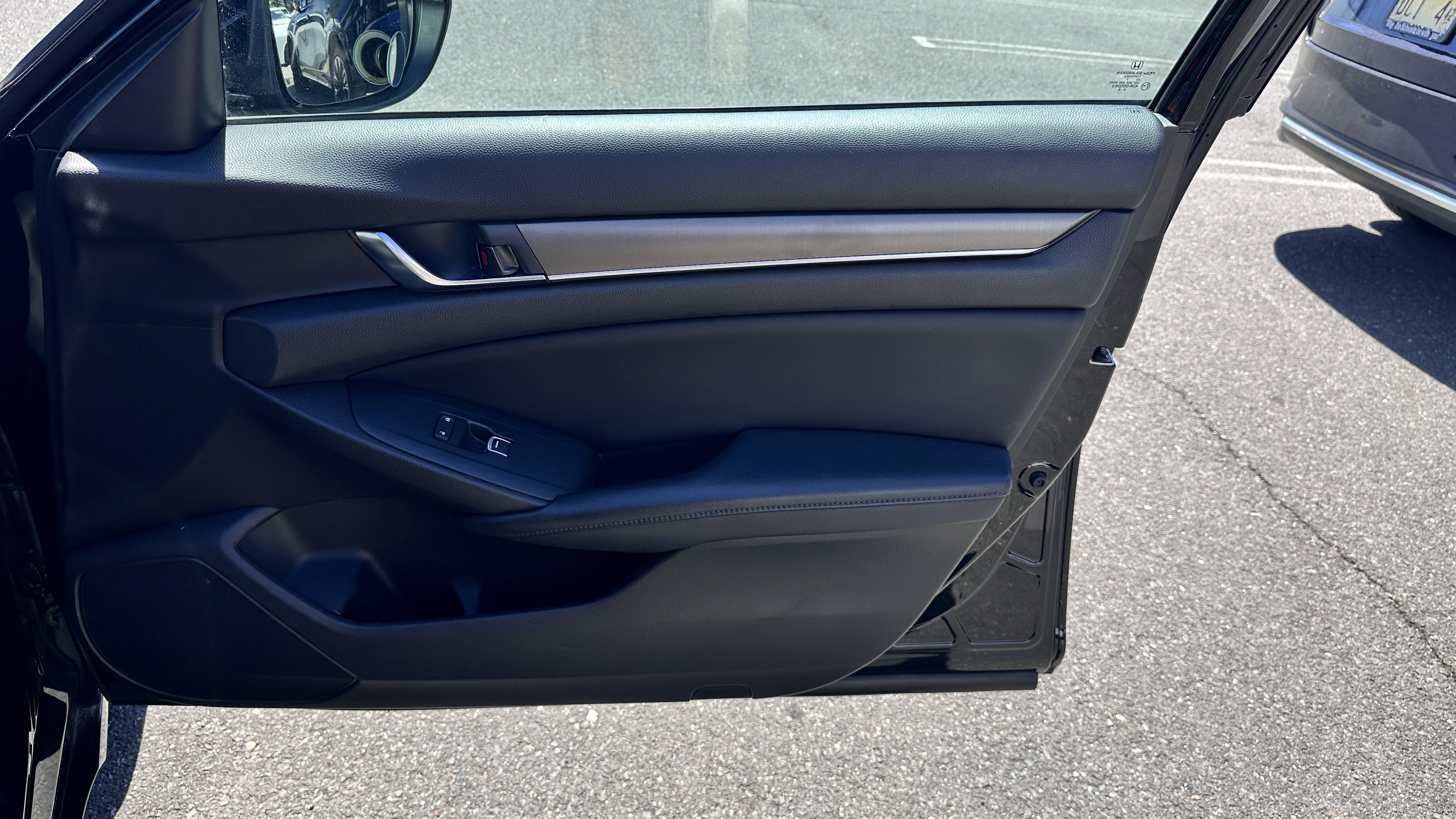 Used 2018 Honda Accord LX image 30