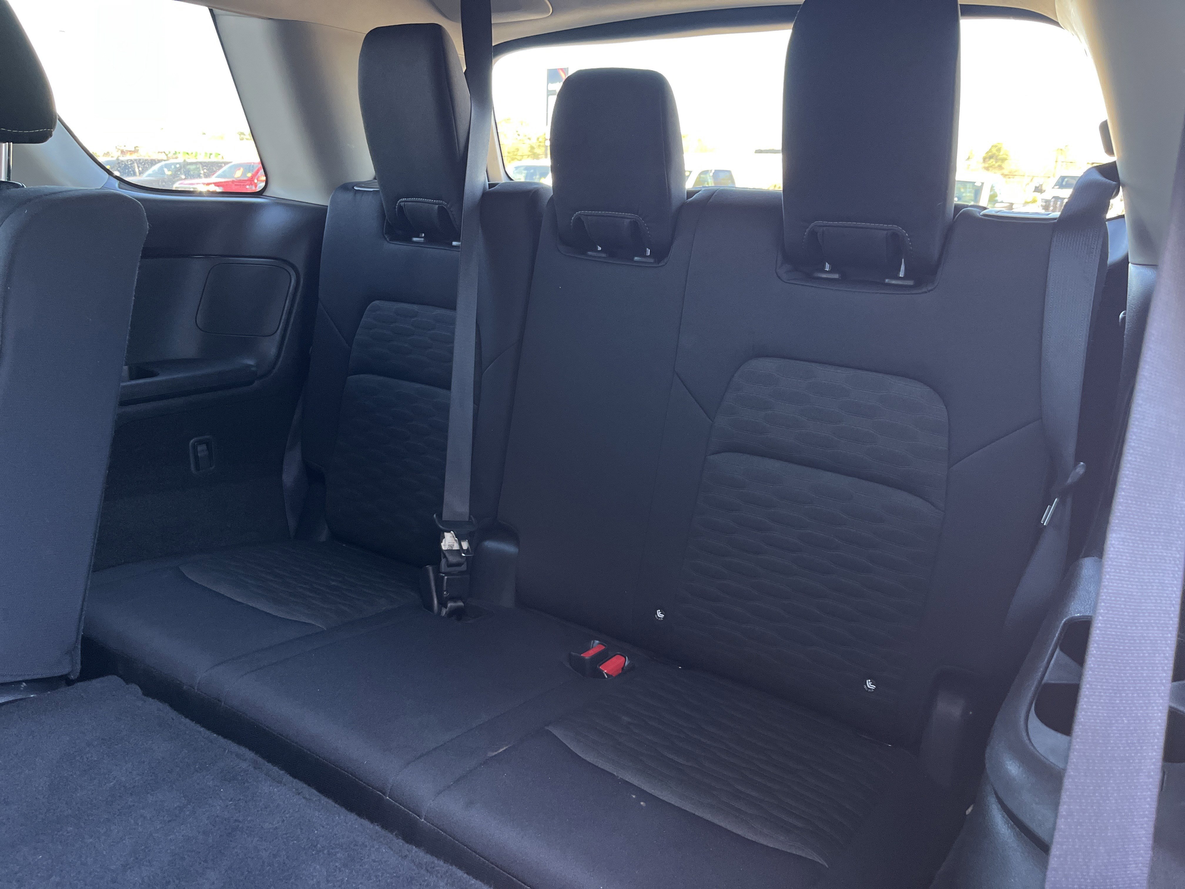 Used 2023 Nissan Pathfinder S image 12